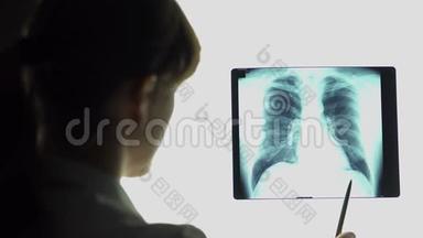 肺炎，治疗师分析肺部x线图像，得出结论，医疗保健